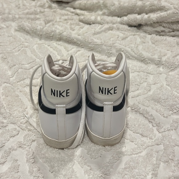 Nike Sneakers - Picture 3 of 3